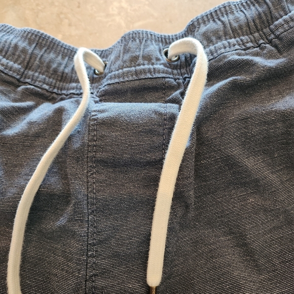 Hollister Shorts - Picture 3 of 6